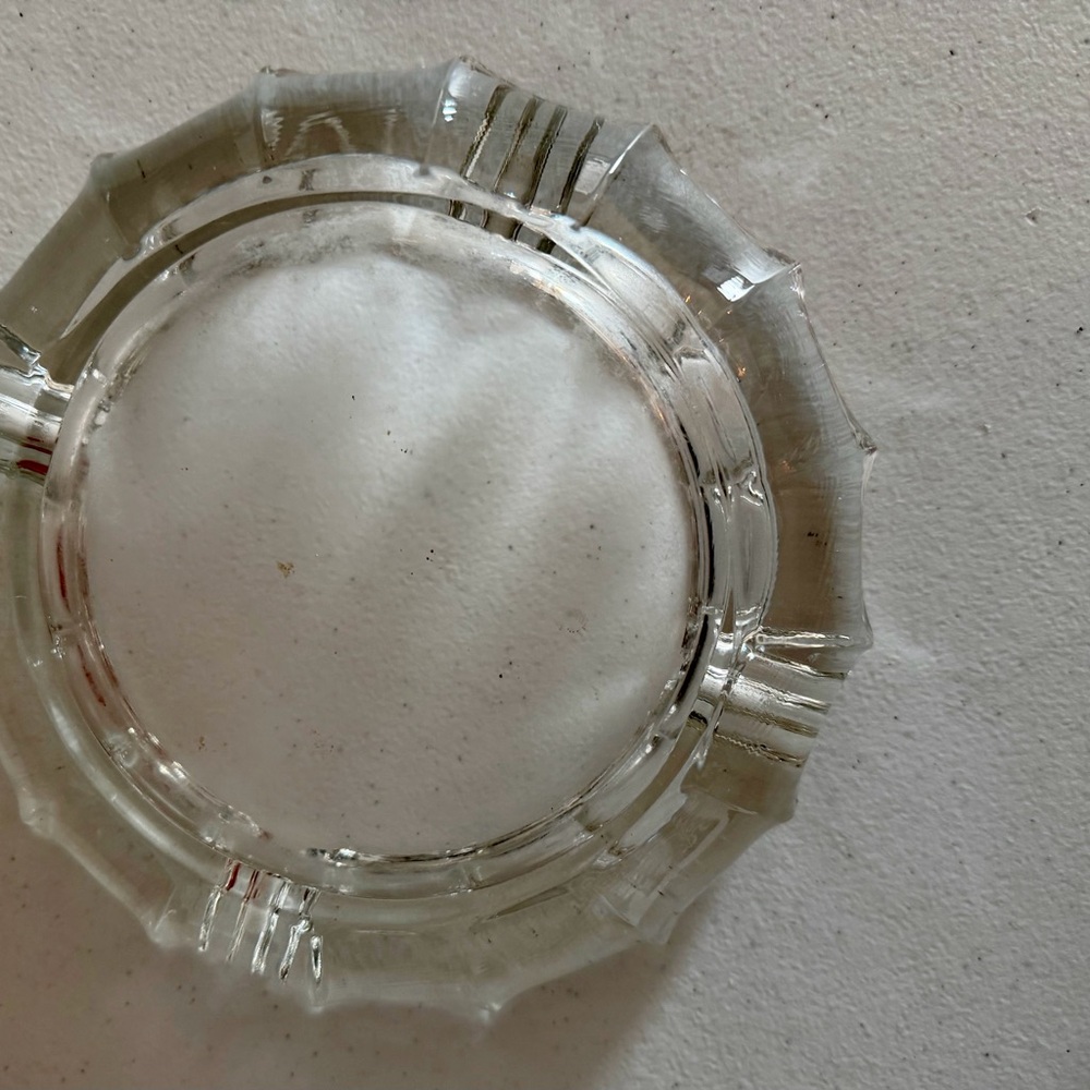 Vintage Heavy Clear Cut Glass Ashtray - MCM Scalloped Edge Decor - Picture 9 of 9